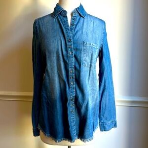 Altar'd State Chambray Top Blouse Button Detail in Back Size Raw Hem small EUC